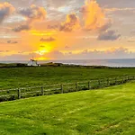 Willa Freaghcastle House *