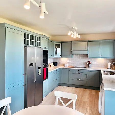 Freaghcastle House * مِلتاونمالبايْ