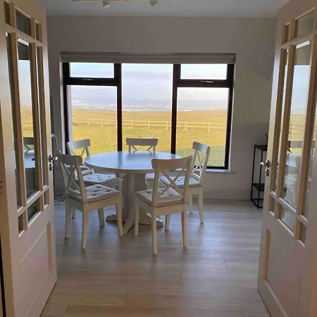 فيلة Freaghcastle House